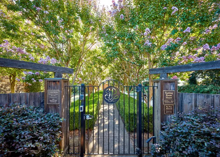 frontgate_004
